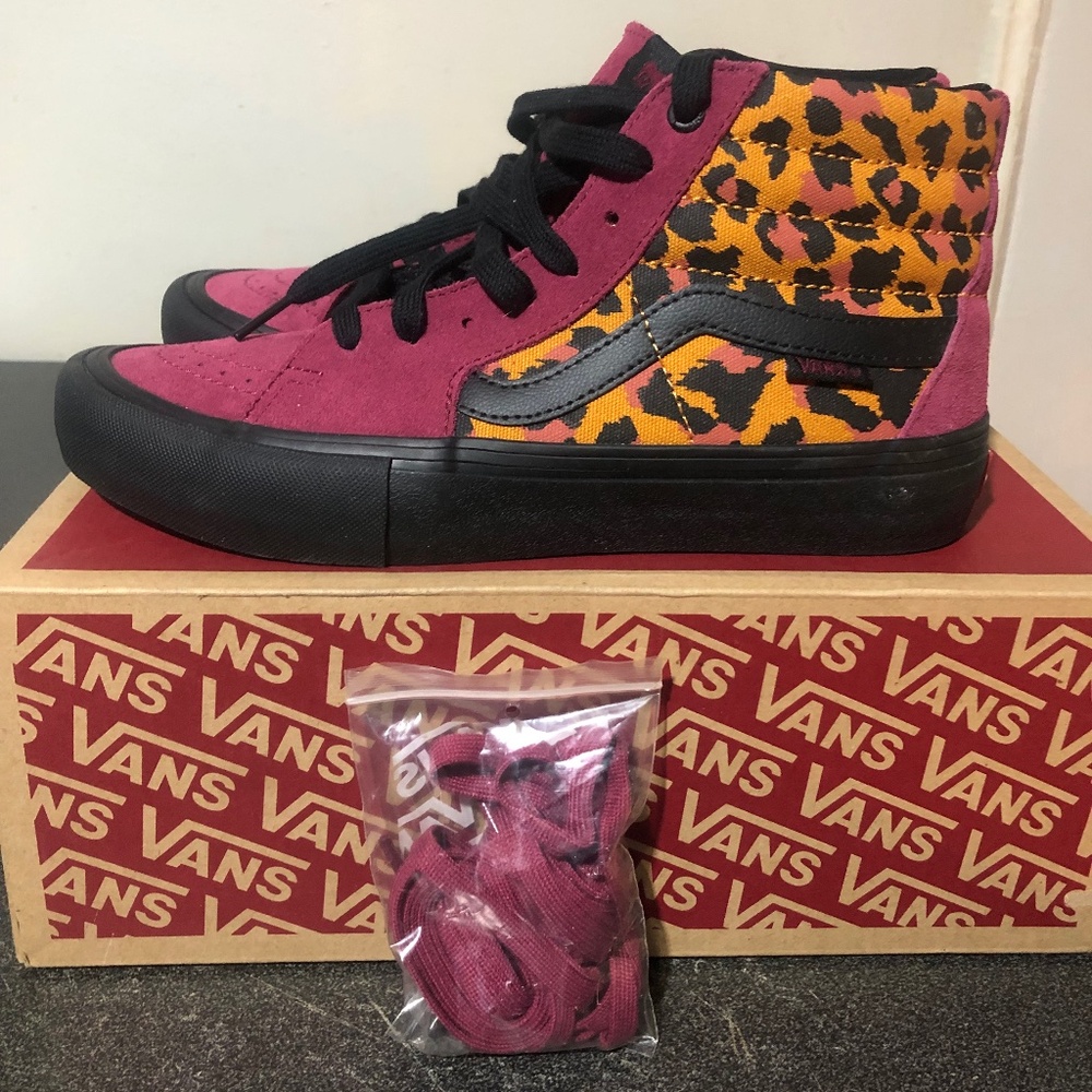 Vans SK8-HI Sneakers Womens 9.5, Mens 7.5